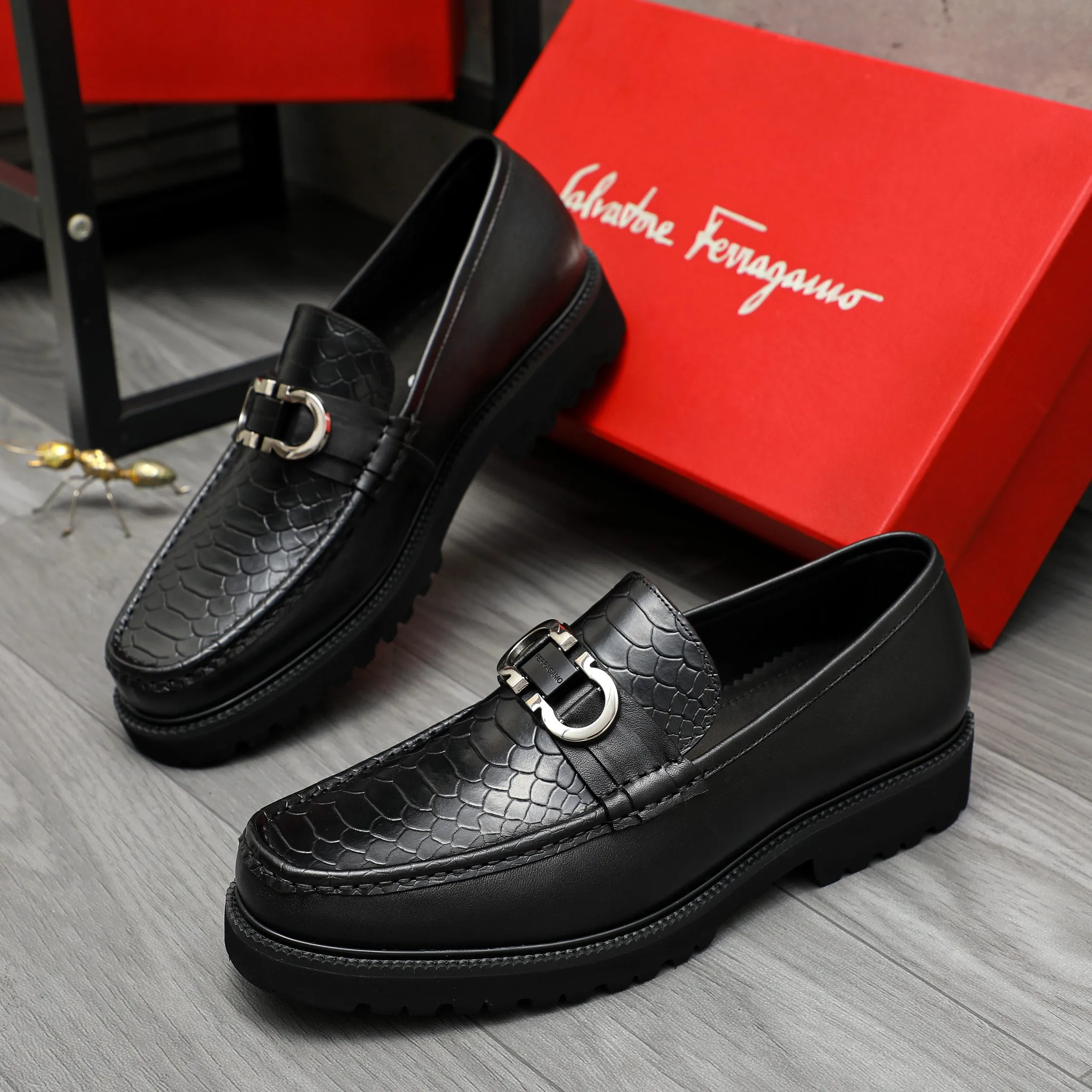 Men's shoes 💰540 Product trademark: Ferragamo "Ferragamo" business slip-on leather shoes Regular size: 38-44 (45.46 custom-made, non-refundable) Product materials: Selected high-quality snake-print cowhide upper, cowhide lining, original outsole